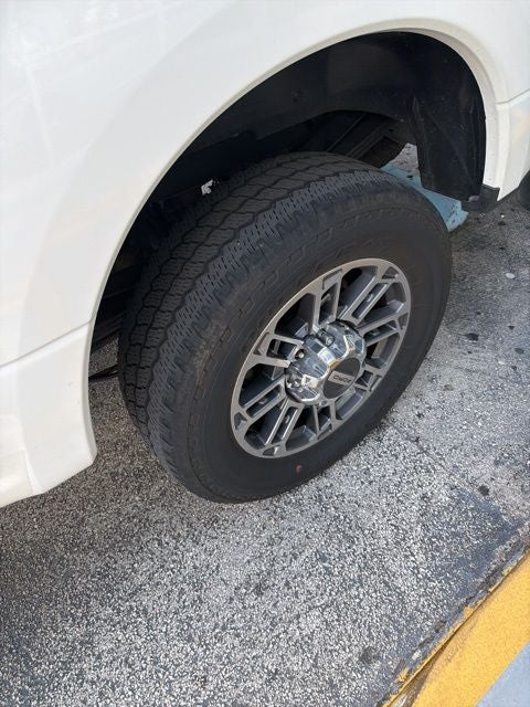 2022 Ford F-350SD Limited