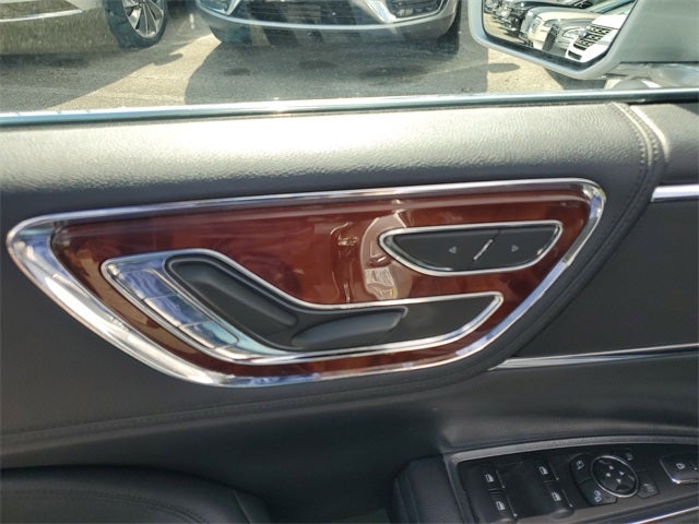 2017 Lincoln Continental Select