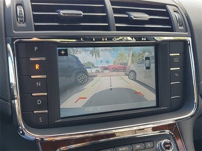 2017 Lincoln Continental Select