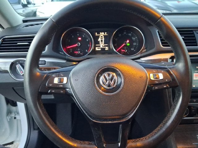 2017 Volkswagen Passat 1.8T SE