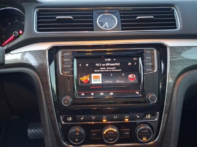 2017 Volkswagen Passat 1.8T SE