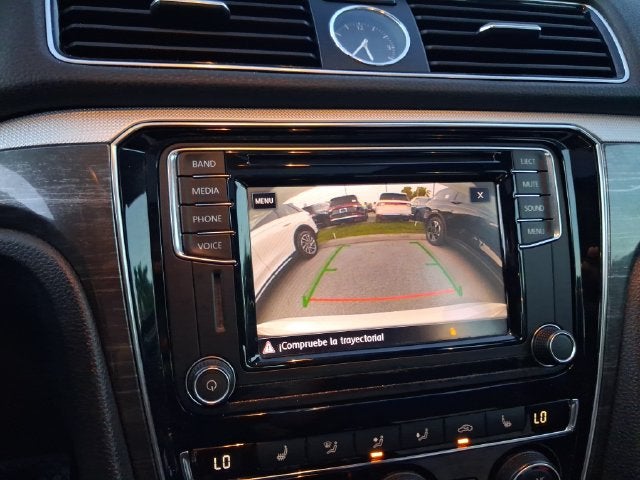 2017 Volkswagen Passat 1.8T SE