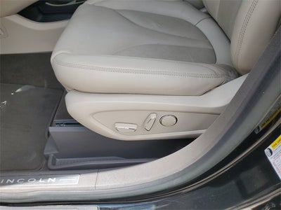 2019 Lincoln Nautilus Select