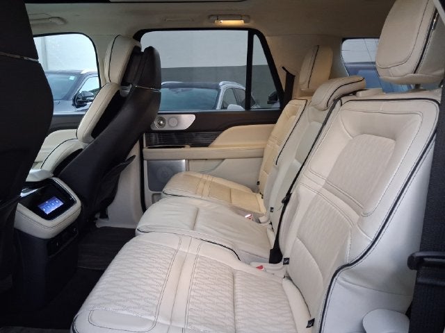2022 Lincoln Navigator L Black Label