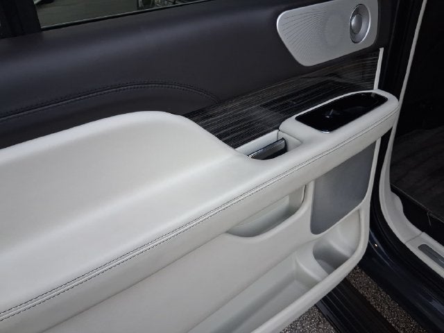 2022 Lincoln Navigator L Black Label