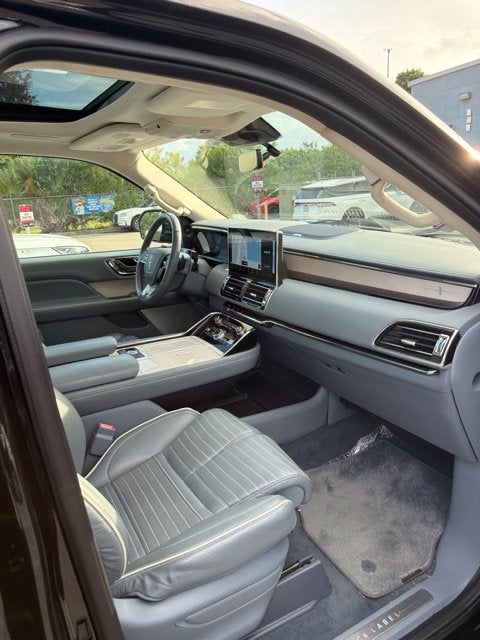 2022 Lincoln Navigator L Black Label