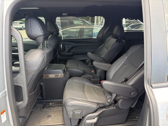 2025 Toyota Sienna Platinum 7 Passenger