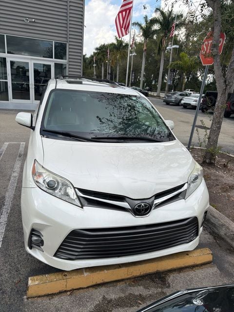 2020 Toyota Sienna XLE 7 Passenger