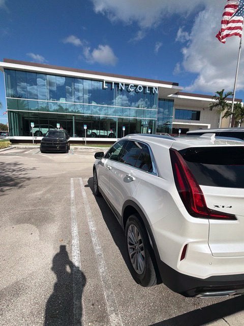 2024 Cadillac XT4 Premium Luxury