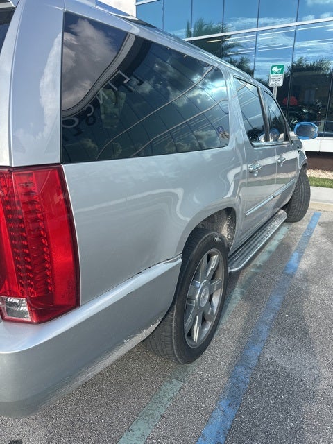 2011 Cadillac Escalade ESV Luxury