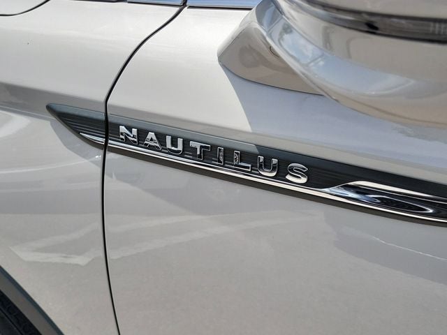 2022 Lincoln Nautilus Standard