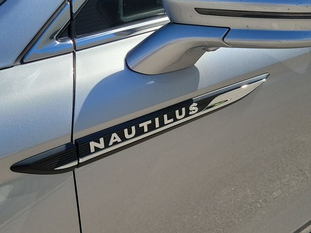 2021 Lincoln Nautilus Reserve