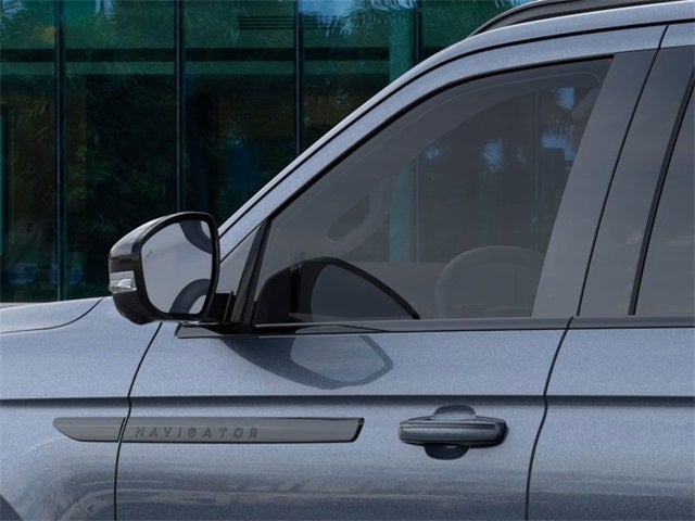 2025 Lincoln Navigator L Reserve Service Loaner