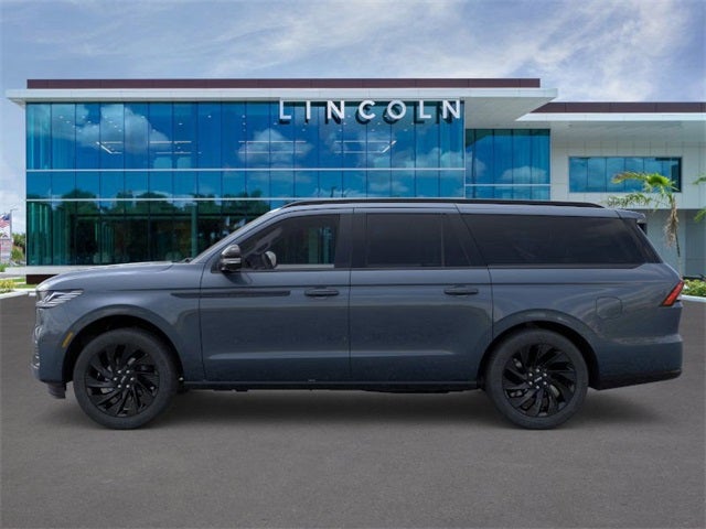 2025 Lincoln Navigator L Reserve Service Loaner