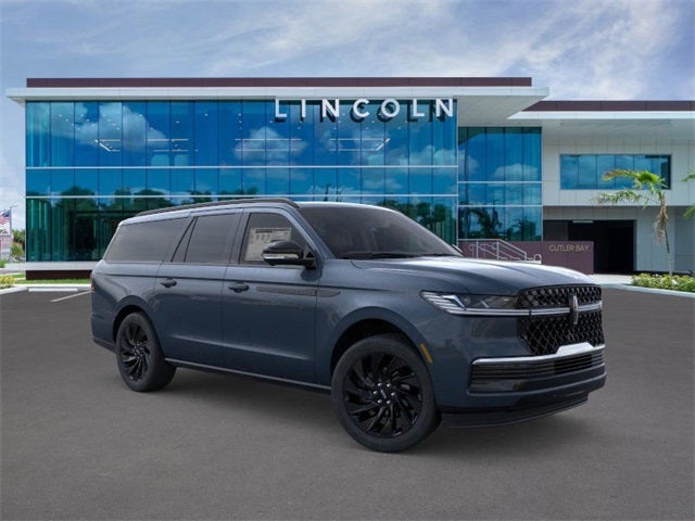 2025 Lincoln Navigator L Reserve Service Loaner