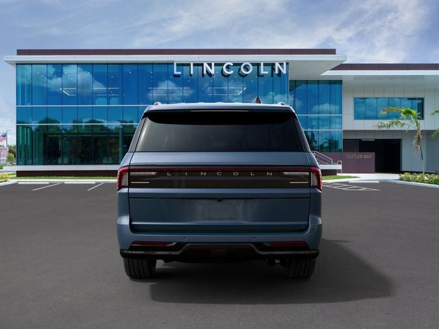 2027 Lincoln Navigator L Reserve