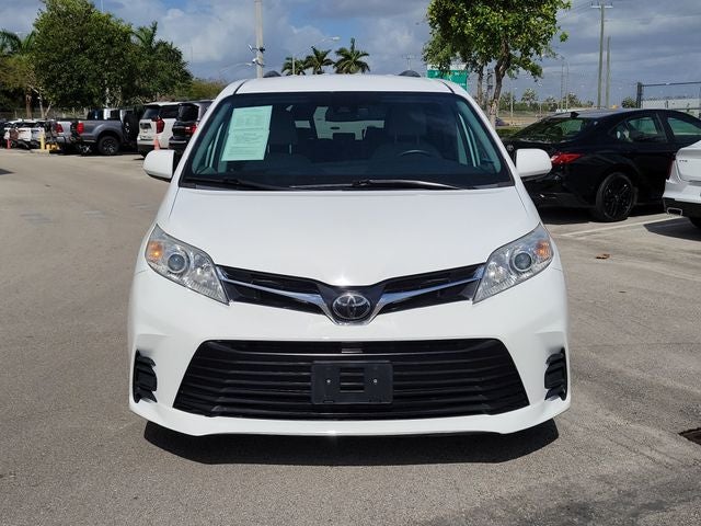 2020 Toyota Sienna LE 8 Passenger