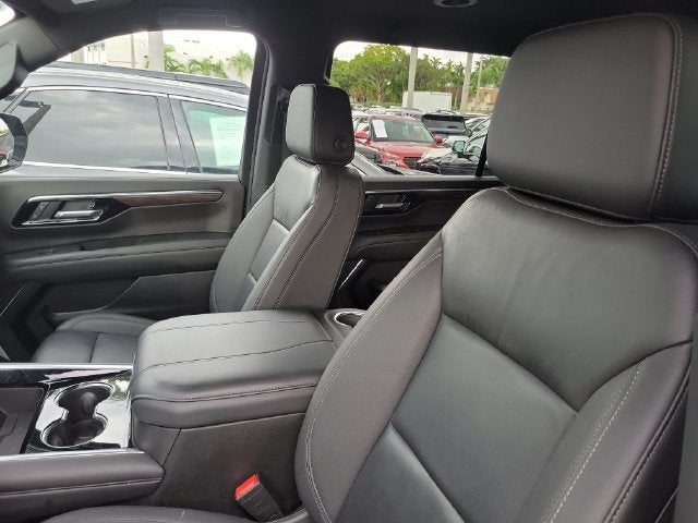 2025 Chevrolet Suburban LT