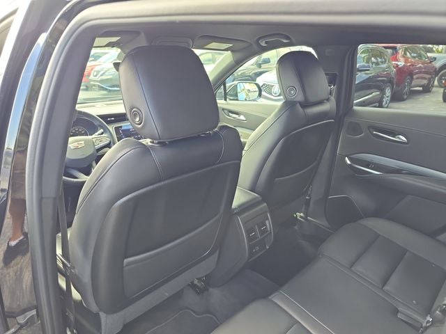 2022 Cadillac XT4 Premium Luxury