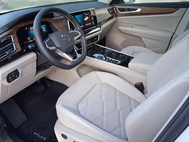 2026 Volkswagen Atlas SE w/Technology