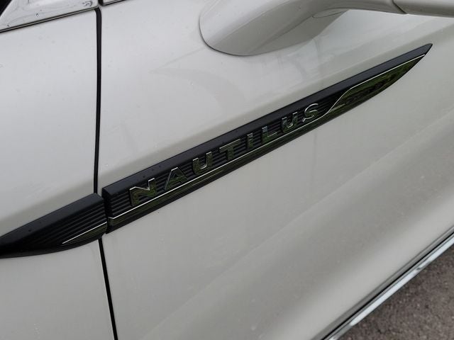 2022 Lincoln Nautilus Standard