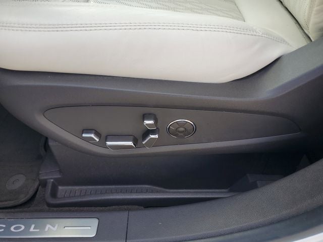 2022 Lincoln Nautilus Black Label