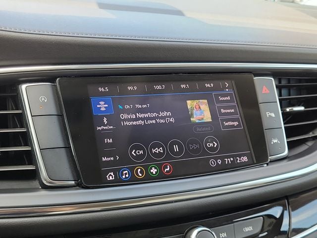 2022 Buick Enclave Essence