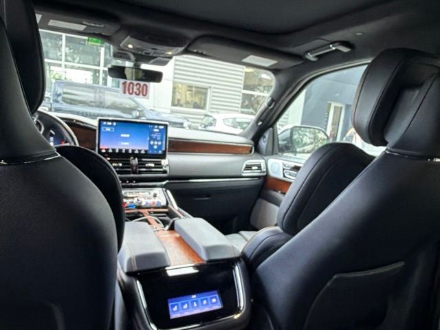 2024 Lincoln Navigator L Black Label