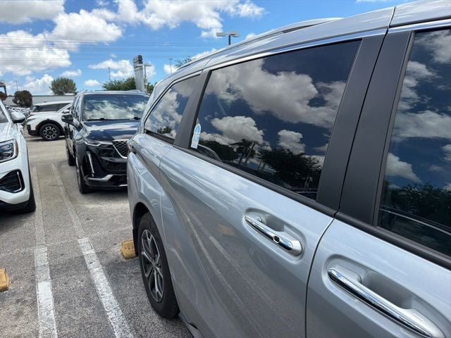 2025 Toyota Sienna Platinum 7 Passenger
