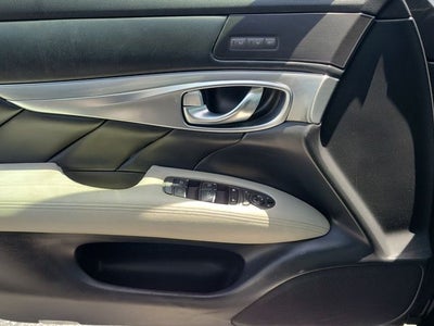 2016 INFINITI Q70 3.7