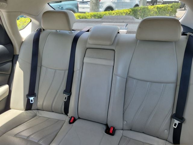 2016 INFINITI Q70 3.7