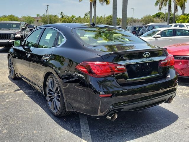 2016 INFINITI Q70 3.7