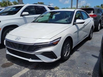 2025 Hyundai Elantra SE