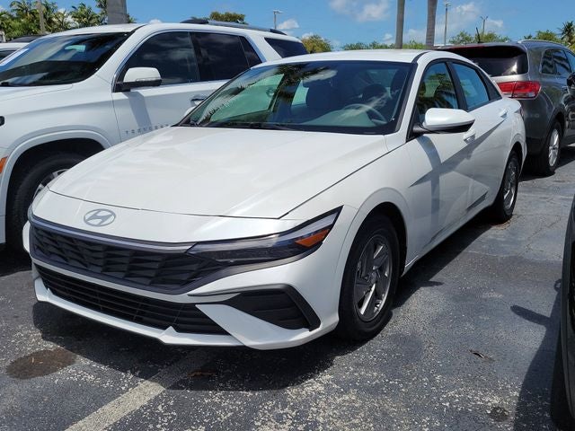 2025 Hyundai Elantra SE