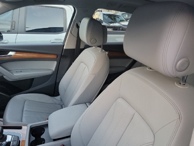 2025 Audi Q5 40 Premium quattro