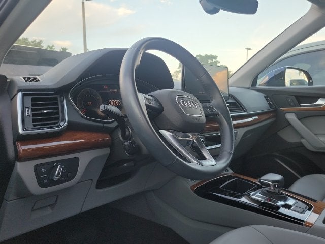 2025 Audi Q5 40 Premium quattro