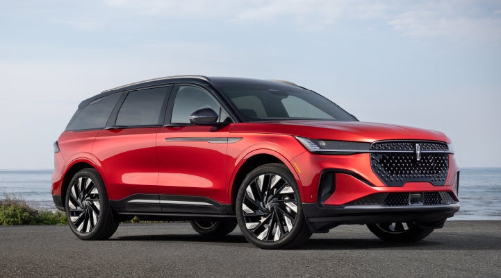 A 2024 Lincoln Nautilus® Reserve model is shown with the stylish available Jet Appearance Package. | Lincoln of Cutler Bay in Miami FL