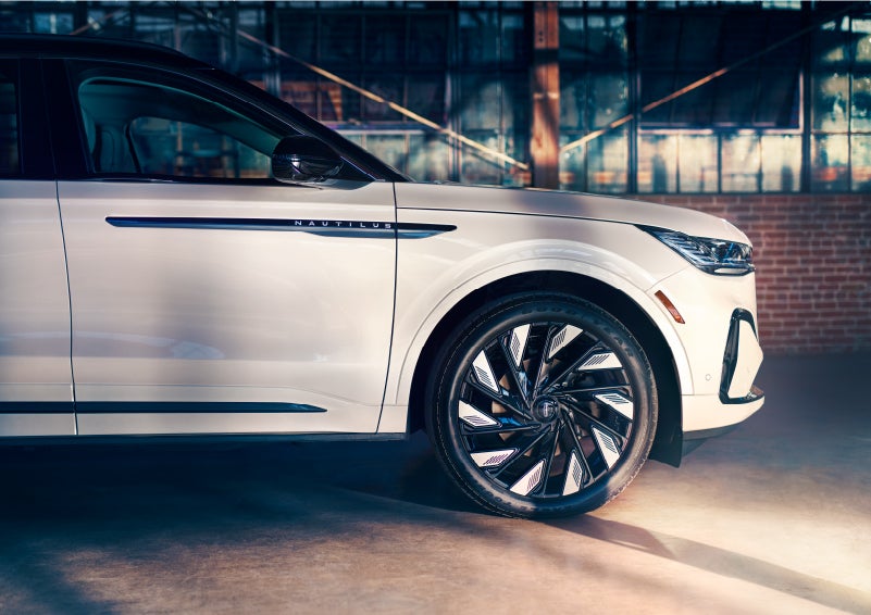 The wheels of the available Jet Appearance Package are highlighted. | Lincoln of Cutler Bay in Miami FL